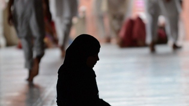 Cuatro niñas fueron violadas en la India por una veintena de hombres