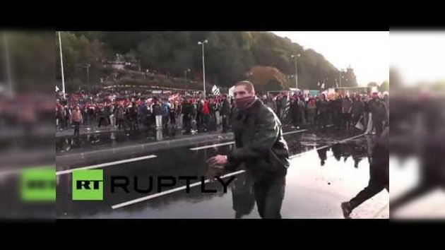 Disturbios tras las multitudinarias manifestaciones en Francia contra la 'ecotasa'