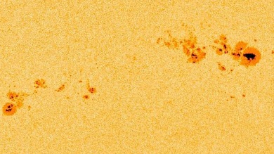 Una mancha solar gigante amenaza con lanzar llamaradas hacia la Tierra