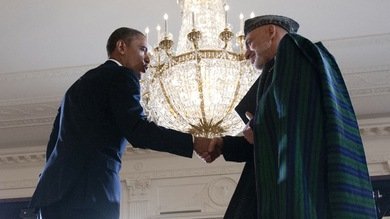 EE.UU. no mantendrá su presencia en Afganistán "sin garantías de inmunidad"