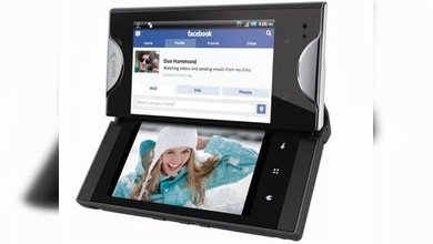 Llega el primer 'smartfone' con dos pantallas táctiles
