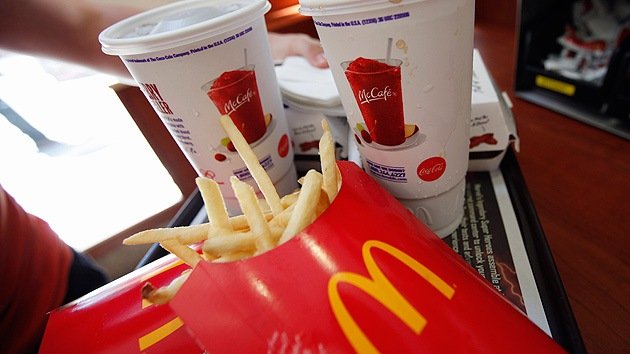 EE.UU.: Demandan a McDonald's por no dejar comer a sus empleados