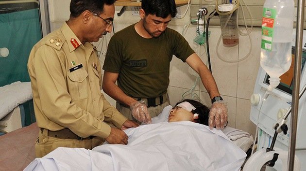 Operan con éxito a la activista pakistaní de 14 años que fue baleada por los talibanes
