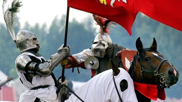 Caballeros rusos rememoran los torneos medievales en Kaliningrado
