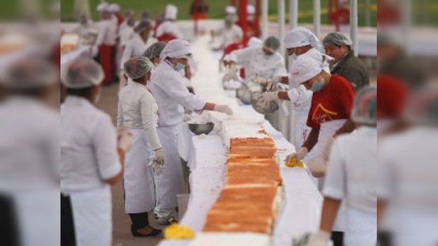 Una torta peruana de 337 metros: el Libro Guiness se postra ante el postre más grande