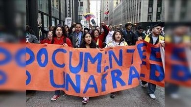 Jóvenes indocumentados toman las calles de Chicago