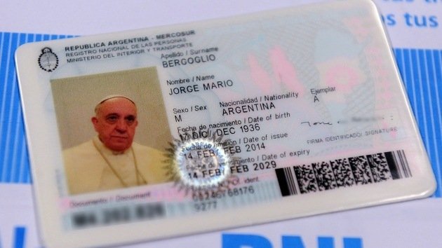"El papa Francisco pidió no gozar de ningún privilegio a la hora de renovar el pasaporte"