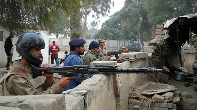 Pakistán: 300 presos huyen tras un ataque contra una cárcel