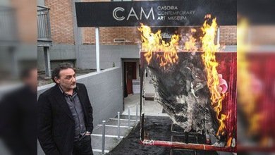 Queman obras de arte en Italia en protesta por los recortes en cultura