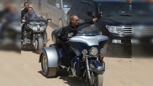 Putin, un 'biker' de libro con 'Harley Davidson'