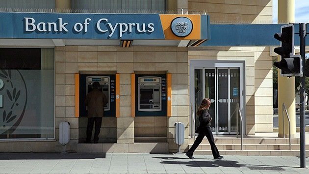 El director del Banco de Chipre presenta su dimisión