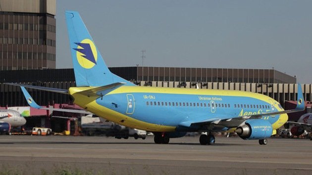 Medvédev: Rusia prohíbe transitar por su espacio aéreo a las aerolíneas ucranianas