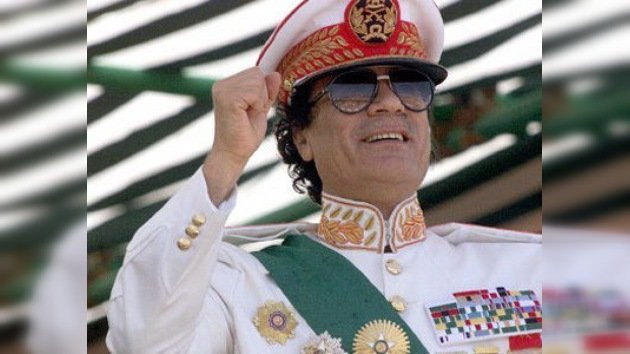 Gaddafi no planeaba escapar de Libia ni tenía miedo, según un colaborador