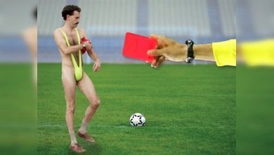 Un futbolista inglés recibe una tarjeta roja por intentar detener a ´Borat´