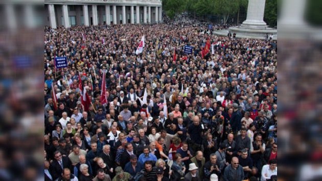 La oposición georgiana sigue en las calles exigiendo la dimisión de Saakashvili