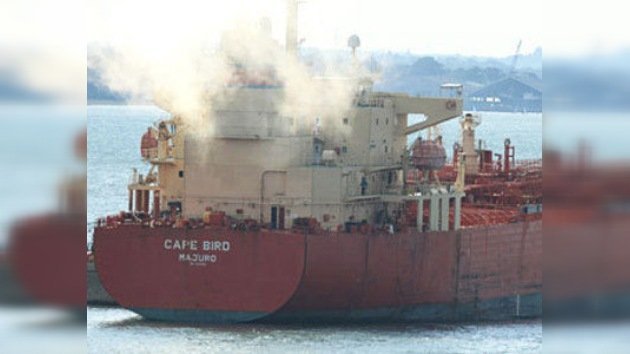 Piratas nigerianos secuestran un buque petrolero con rusos a bordo