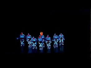 Impresionante baile el estilo de la película “Tron”