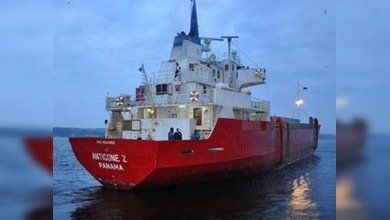 Un barco frigorífico con tripulación rusa, escorado en el Mar del Norte