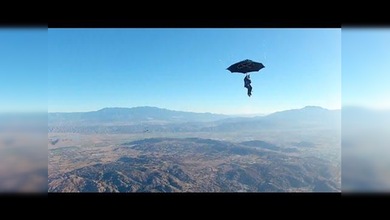 Deportes extremos: Caída libre con... ¿un paraguas?
