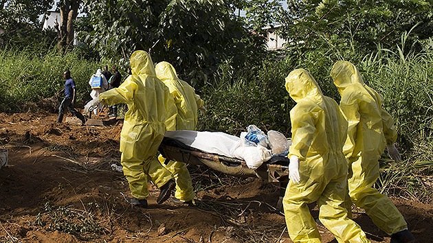 Nadie entierra los cuerpos de las víctimas del ébola en Sierra Leona
