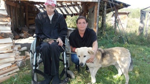 Un perro disminuido inspira la lucha por la vida de un hombre discapacitado