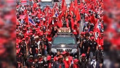 Los 'camisas rojas' intentan bloquear el centro de Bangkok hasta el lunes