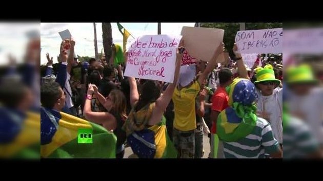 Violentos enfrentamientos entre manifestantes y policías se toman las calles de Brasil