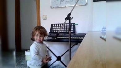 Un niño canta un sentido blues con tan solo dos años