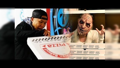 Un zombi en una caja de pizza deja sin apetito a los invitados