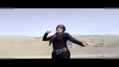 Mujer iraní que se quita el hiyab bailando triunfa en el Internet islámico