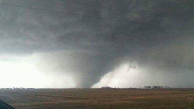 Video, fotos: Ola de tornados golpea Illinois y Kentucky dejando varias víctimas
