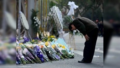 En Shanghai homenajean a las víctimas del reciente incendio