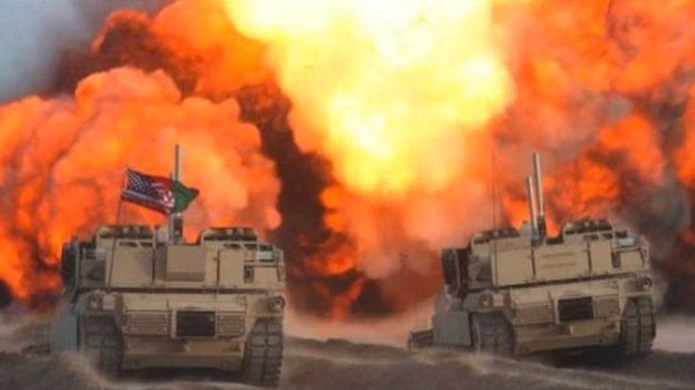 VIDEO: Vehículos de asalto de EE.UU. se abren camino destruyendo viviendas afganas