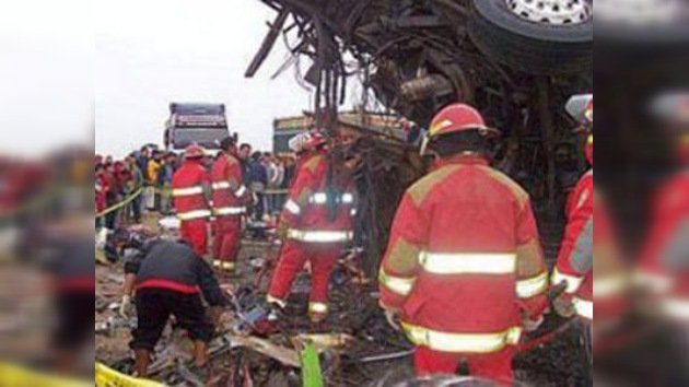Cerca de 40 personas mueren en un accidente de tráfico en Perú