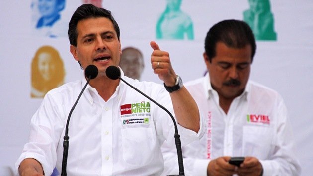 Peña Nieto arrasa en los sondeos previos a las presidenciales en México