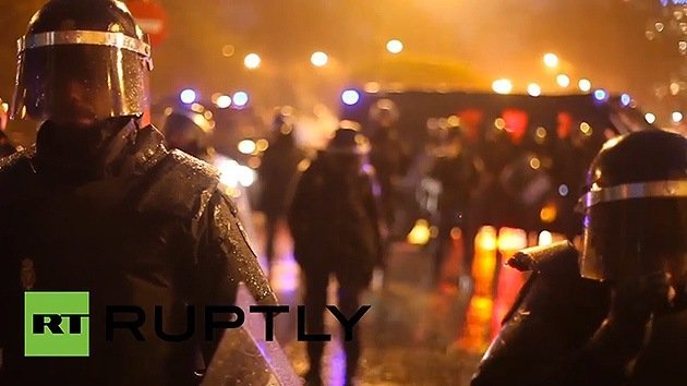 Video: La Policía agrede al periodista de la agencia de RT, Ruptly, durante la protesta en Madrid