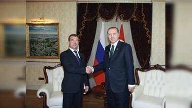 Medvédev llama a la diplomacia en el asunto iraní