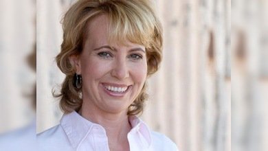 La congresista estadounidense Gabrielle Giffords recibe el alta médica