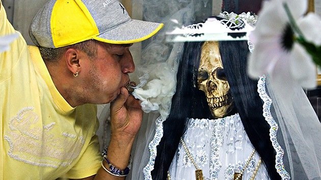 El Vaticano tacha de "blasfemia" la veneración en México de la Santa Muerte