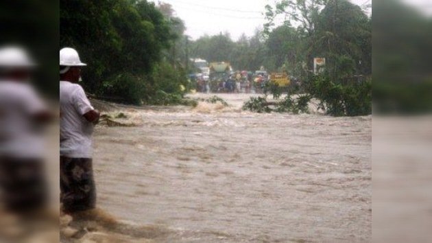 Más de 645.000 filipinos afectados por una violenta tormenta tropical