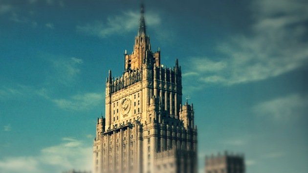 Cancillería rusa: EE.UU. chantajea y vigila a nuestros diplomáticos con "máximo respeto"