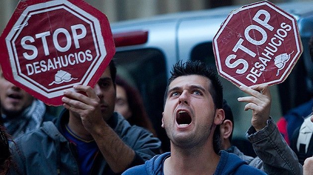España: Un hombre intenta cortarse las venas cuando llegaban para desahuciarlo