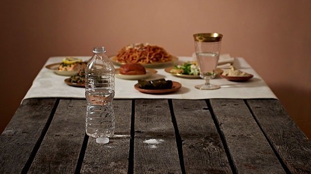 FOTOS: Un artista muestra las desigualdades social a través de comida