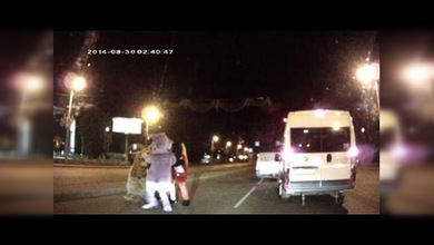 Mickey Mouse y Bob Esponja propinan una brutal paliza a un conductor en Cheliabinsk
