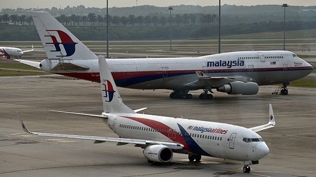 Familias de pasajeros del MH 370 tras la caída del MH 17: "No podemos dejar de llorar"