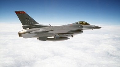 Un avión de combate de EE.UU. se estrella en aguas territoriales rusas