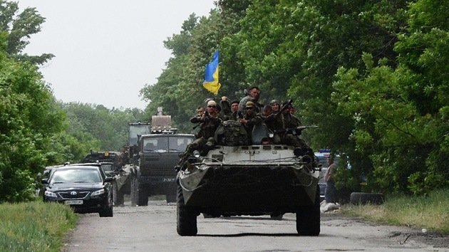 Ucrania: Aviación y tanques atacan la aldea de Yámpol