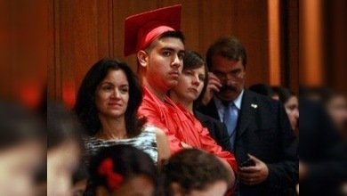 Cientos de indocumentados acuden a la primera audiencia sobre la 'Dream Act'