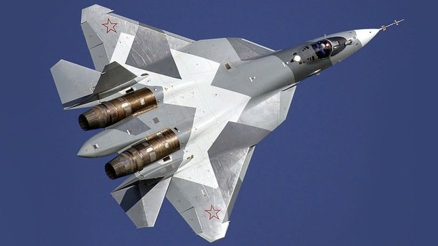 Los cazas rusos de quinta generación PAK-FA calientan nuevos motores