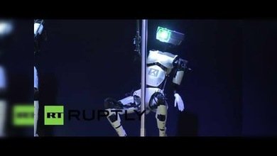 Fabrican el primer robot que practica el baile de barra del mundo